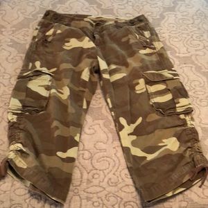 Gap Camo Capris